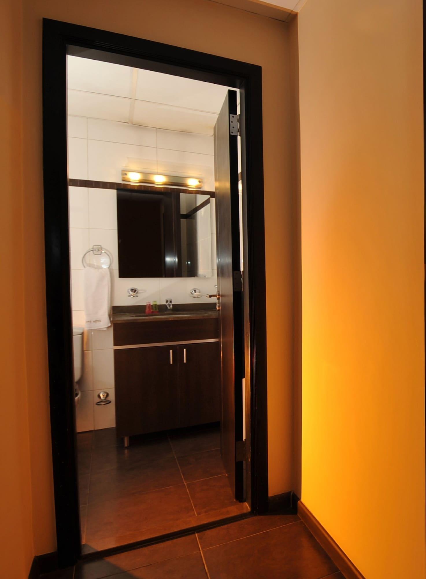 Suite Hotel Chrome - Бейрут Экстерьер фото